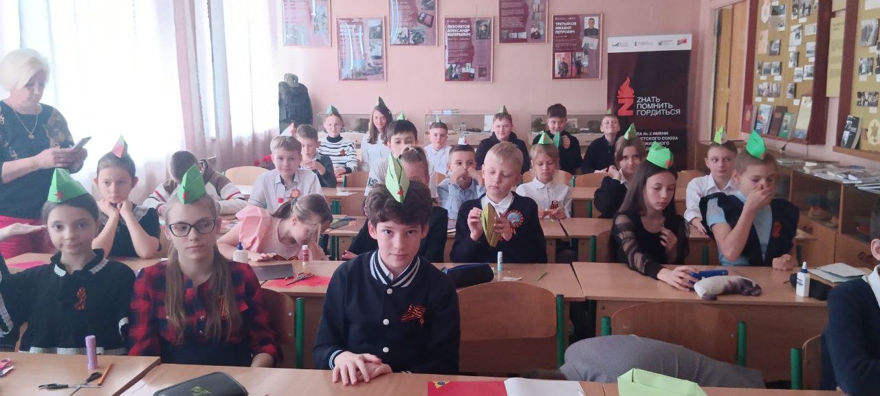 Увлекательный мастер-класс &amp;quot;Изготовление пилотки из бумаги&amp;quot;.