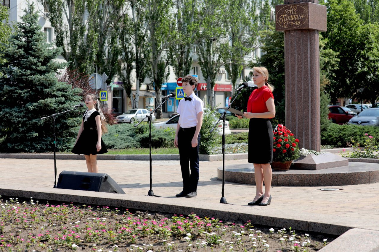 Пусть в каждом сердце Пушкин отзовётся.